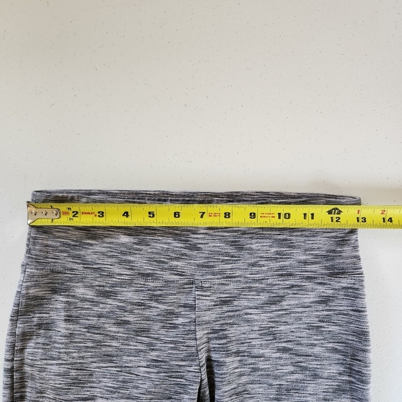 Calvin Klein Gray Space Dye Mid Rise Cropped Yoga Leggings Capri Activewear Gym - Picture 6 of 10
